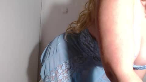 Snapshot of sweat_mia chatting on October 17, 2025, 11:13 am sweat_mia online show from October 17, 2025, 11:13 am