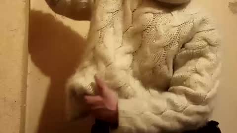 sweaterboy666 online show from December 19, 2024, 6:23 pm