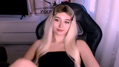 Kate online show from October 16, 2025, 1:17 am