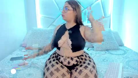 Nikki model independent online show from April 3, 2026, 12:30 am