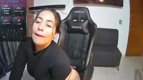 Snapshot of sweet10salome chatting on November 15, 2025, 10:04 pm sweet10salome online show from November 15, 2025, 10:04 pm