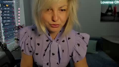 Snapshot of sweet___margaret chatting on March 8, 2025, 11:27 am Margaret online show from March 8, 2025, 11:27 am