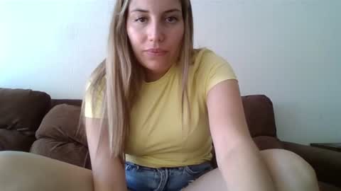 Snapshot of sweet__alana chatting on January 27, 2025, 8:28 pm Sweet alana online show from January 27, 2025, 8:28 pm