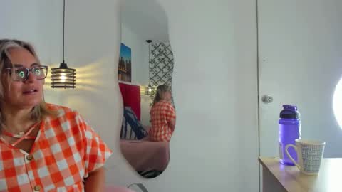 Snapshot of sweet__mature chatting on September 20, 2025, 4:08 pm Carolina online show from September 20, 2025, 4:08 pm