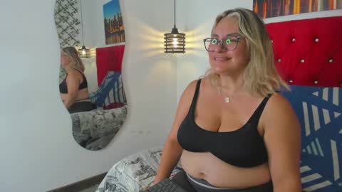 Snapshot of sweet__mature chatting on September 29, 2025, 4:01 pm Carolina online show from September 29, 2025, 4:01 pm