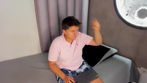 Andrea Y Melisa online show from September 18, 2025, 11:45 am