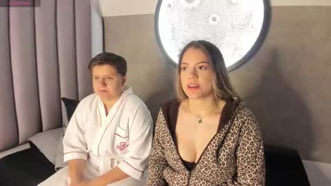 Andrea Y Melisa online show from September 30, 2025, 11:48 am