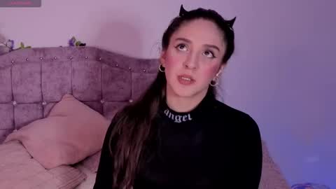 Snapshot of sweet_anllela chatting on November 28, 2025, 4:04 am Sthefany Lauren Independent Model online show from November 28, 2025, 4:04 am