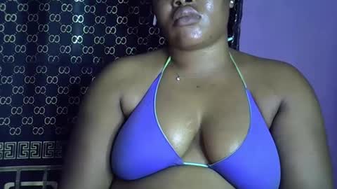Snapshot of sweet_baby27 chatting on October 15, 2025, 12:22 am sweet baby online show from October 15, 2025, 12:22 am