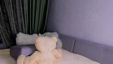Alice online show from May 1, 2026, 5:28 pm