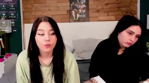 Snapshot of sweet_barbei chatting on March 2, 2025, 8:07 pm My name is Margo Please Thumbs up me online show from March 2, 2025, 8:07 pm