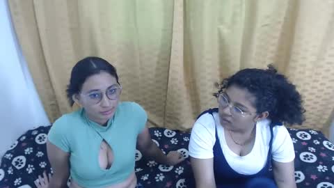 Snapshot of sweet_body69 chatting on October 19, 2025, 9:37 pm daisy and sweet online show from October 19, 2025, 9:37 pm