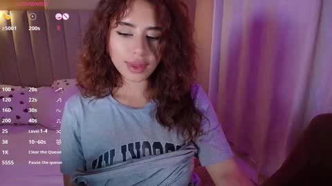 Snapshot of sweet_cami1 chatting on November 4, 2025, 1:27 am Camila online show from November 4, 2025, 1:27 am