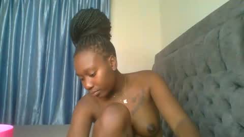 Camila online show from November 2, 2025, 5:10 am