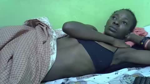 Snapshot of sweet_candie01 chatting on December 17, 2025, 3:45 am sweet_candie01 online show from December 17, 2025, 3:45 am