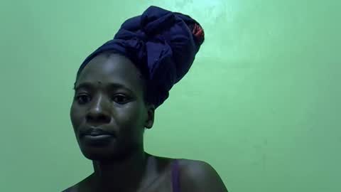 Snapshot of sweet_candie01 chatting on January 17, 2026, 4:06 am sweet_candie01 online show from January 17, 2026, 4:06 am