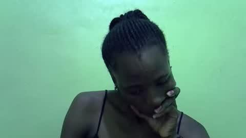 Snapshot of sweet_candie01 chatting on February 9, 2026, 3:32 am sweet_candie01 online show from February 9, 2026, 3:32 am