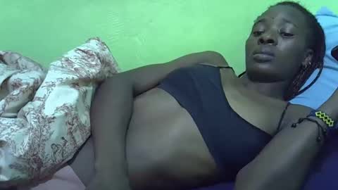 Snapshot of sweet_candie01 chatting on February 11, 2026, 6:29 am sweet_candie01 online show from February 11, 2026, 6:29 am