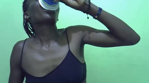 Snapshot of sweet_candie01 chatting on February 13, 2026, 12:12 pm sweet_candie01 online show from February 13, 2026, 12:12 pm