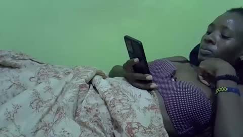 Snapshot of sweet_candie01 chatting on February 21, 2026, 6:09 pm sweet_candie01 online show from February 21, 2026, 6:09 pm