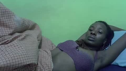 Snapshot of sweet_candie01 chatting on February 25, 2026, 6:12 am sweet_candie01 online show from February 25, 2026, 6:12 am