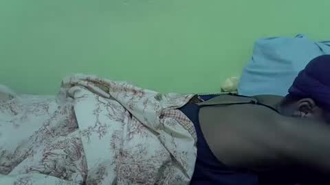 Snapshot of sweet_candie01 chatting on February 27, 2026, 2:22 am sweet_candie01 online show from February 27, 2026, 2:22 am