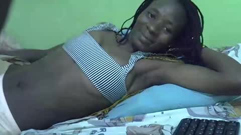 Snapshot of sweet_candie01 chatting on March 15, 2026, 7:03 am sweet_candie01 online show from March 15, 2026, 7:03 am