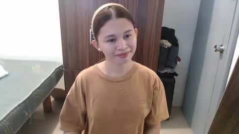 Snapshot of sweet_cassyxx chatting on March 16, 2026, 8:40 am sweet_cassyxx online show from March 16, 2026, 8:40 am