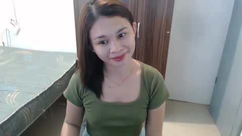 Snapshot of sweet_cassyxx chatting on April 14, 2026, 12:00 pm sweet_cassyxx online show from April 14, 2026, 12:00 pm