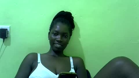 Snapshot of sweet_cherie1 chatting on February 15, 2026, 6:32 am sweet_cherie1 online show from February 15, 2026, 6:32 am