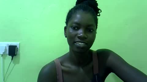 Snapshot of sweet_cherie1 chatting on February 18, 2026, 4:19 am sweet_cherie1 online show from February 18, 2026, 4:19 am