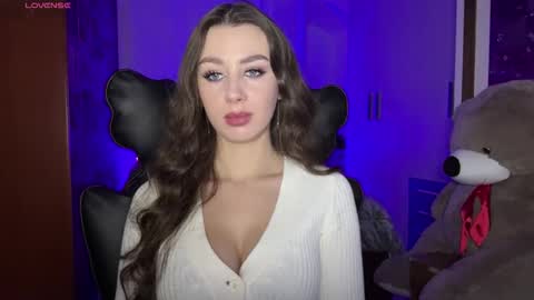 Sweet Cherry online show from December 4, 2025, 9:45 pm