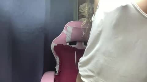 Snapshot of sweet_daisy04 chatting on January 12, 2026, 9:53 pm Daisy online show from January 12, 2026, 9:53 pm