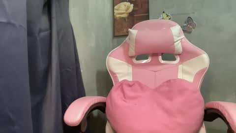 Snapshot of sweet_daisy04 chatting on February 18, 2026, 1:29 pm Daisy online show from February 18, 2026, 1:29 pm