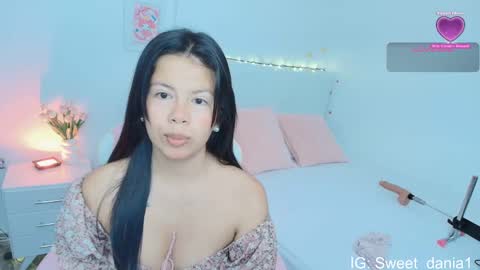 sweet_dania_ online show from September 15, 2025, 9:20 am