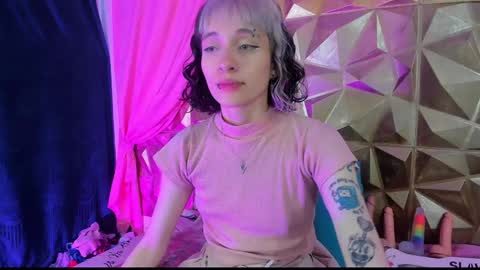 Snapshot of sweet_emmili chatting on January 9, 2025, 12:19 pm emmili online show from January 9, 2025, 12:19 pm
