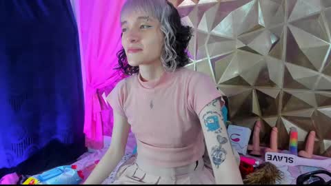 Snapshot of sweet_emmili chatting on January 18, 2025, 12:15 pm emmili online show from January 18, 2025, 12:15 pm