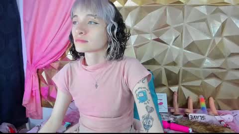 Snapshot of sweet_emmili chatting on January 31, 2025, 12:18 pm emmili online show from January 31, 2025, 12:18 pm