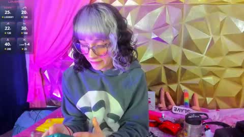 Snapshot of sweet_emmili chatting on March 7, 2025, 3:39 pm emmili online show from March 7, 2025, 3:39 pm