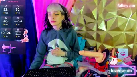 Snapshot of sweet_emmili chatting on September 19, 2025, 12:17 pm emmili online show from September 19, 2025, 12:17 pm
