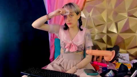 Snapshot of sweet_emmili chatting on October 1, 2025, 12:22 pm emmili online show from October 1, 2025, 12:22 pm
