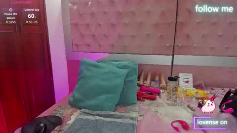  emmili  online show from December 2, 2025, 11:59 am