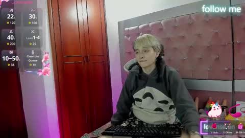 Snapshot of sweet_emmili chatting on January 14, 2026, 12:22 pm emmili online show from January 14, 2026, 12:22 pm