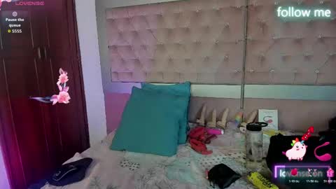 Snapshot of sweet_emmili chatting on April 14, 2026, 12:33 pm emmili online show from April 14, 2026, 12:33 pm