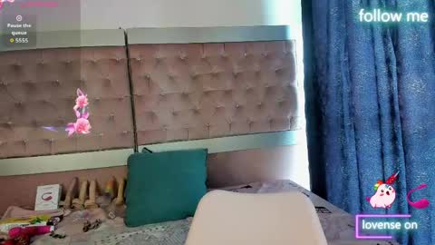 Snapshot of sweet_emmili chatting on May 26, 2026, 12:01 pm emmili online show from May 26, 2026, 12:01 pm