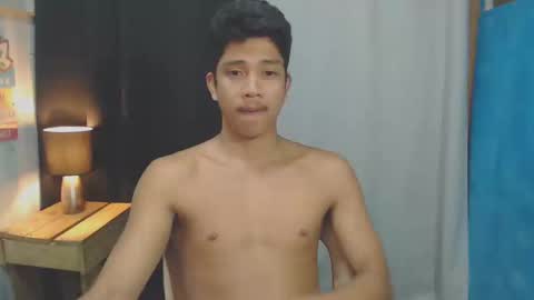 Snapshot of sweet_guyxx chatting on January 5, 2025, 1:36 pm sweet_guyxx online show from January 5, 2025, 1:36 pm