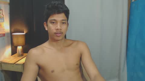Snapshot of sweet_guyxx chatting on January 5, 2025, 4:38 pm sweet_guyxx online show from January 5, 2025, 4:38 pm