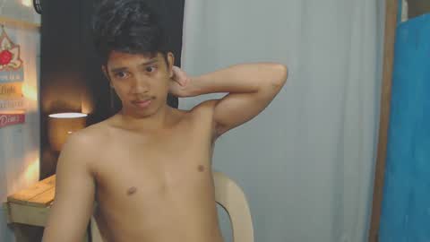 Snapshot of sweet_guyxx chatting on January 9, 2025, 3:23 pm sweet_guyxx online show from January 9, 2025, 3:23 pm