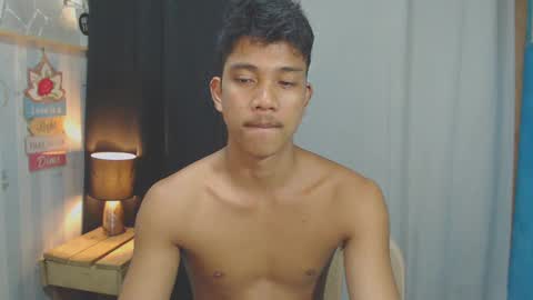 Snapshot of sweet_guyxx chatting on January 19, 2025, 3:21 pm sweet_guyxx online show from January 19, 2025, 3:21 pm