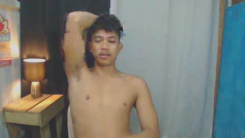 Snapshot of sweet_guyxx chatting on January 21, 2025, 4:05 pm sweet_guyxx online show from January 21, 2025, 4:05 pm